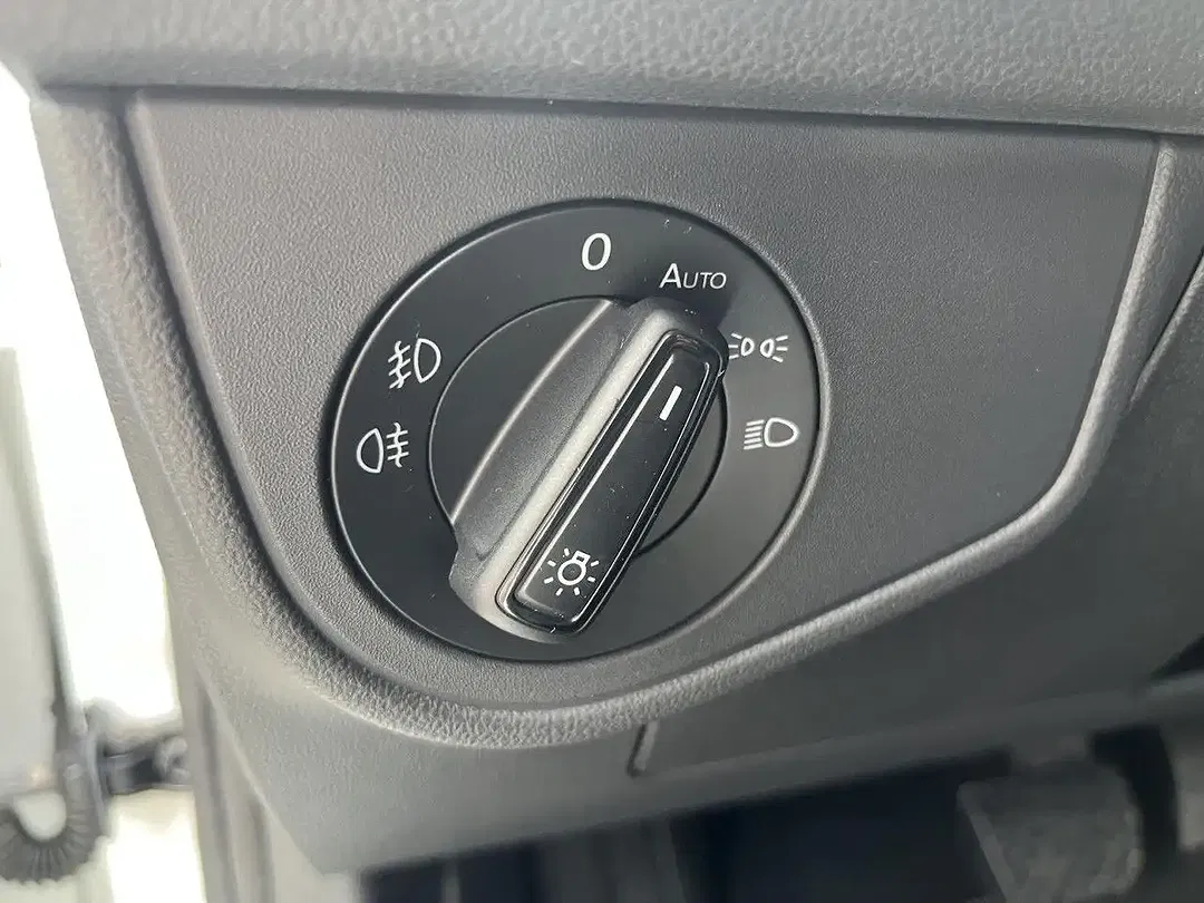 Volkswagen Polo - Thumbnail 9
