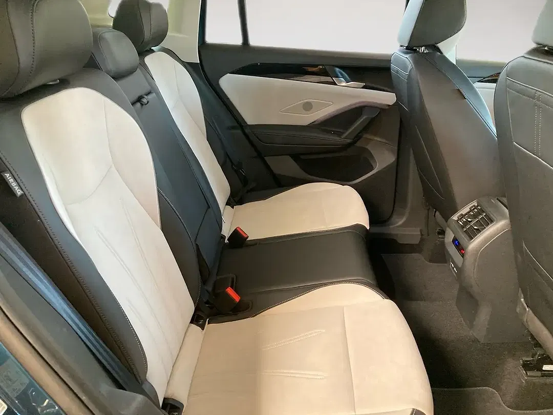 Volkswagen Tiguan - Thumbnail 10