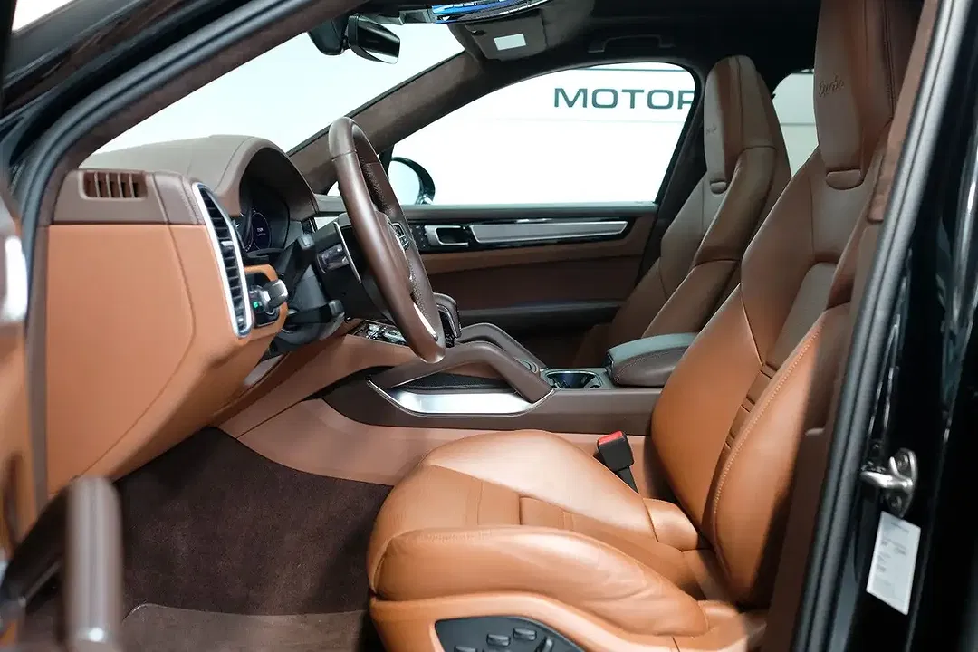 Porsche Cayenne - Thumbnail 13