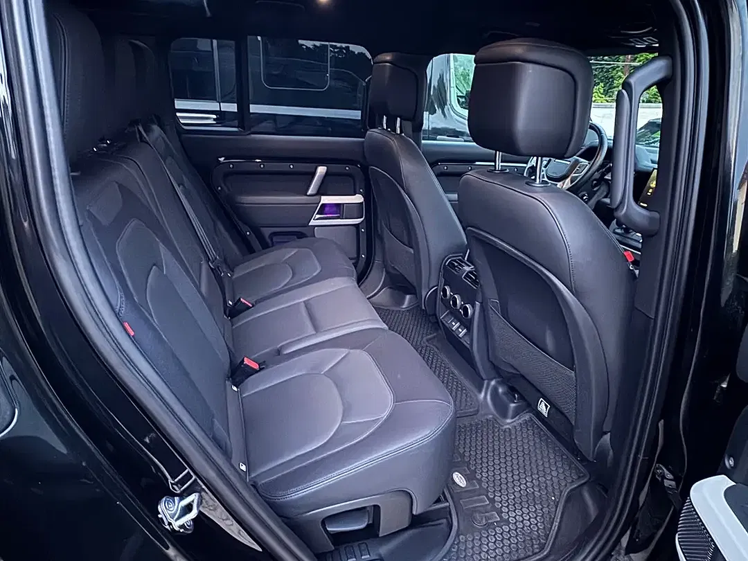 Land Rover Defender - Thumbnail 9