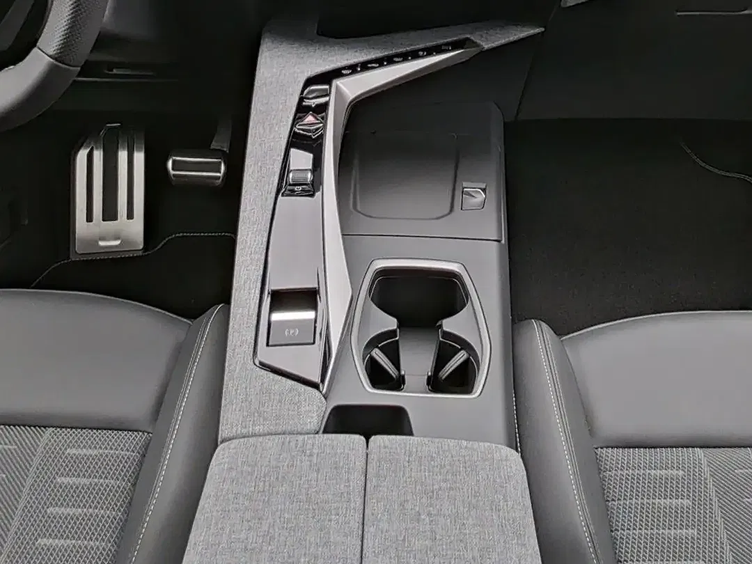 Peugeot 3008 - Thumbnail 10