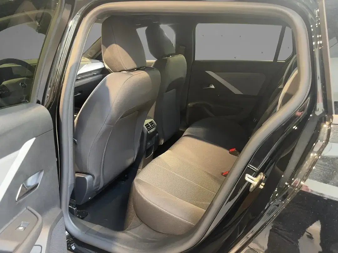 Opel Astra - Thumbnail 8