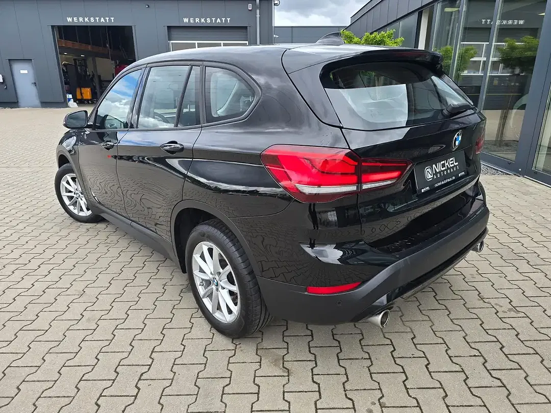BMW X1 - Thumbnail 4