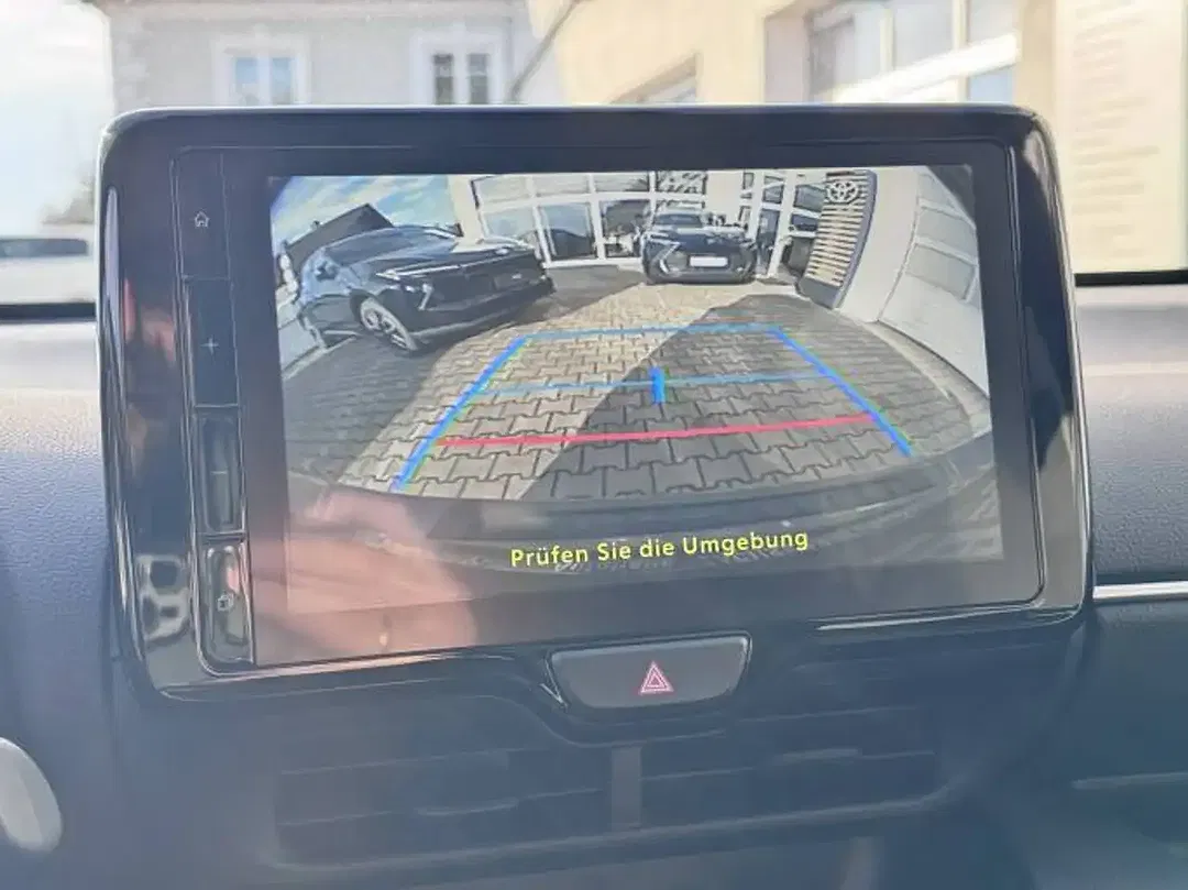Toyota Yaris - Thumbnail 6