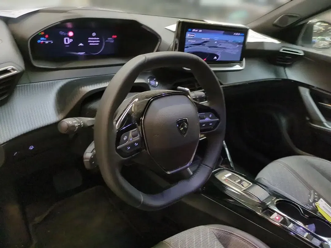 Peugeot 2008 - Thumbnail 11
