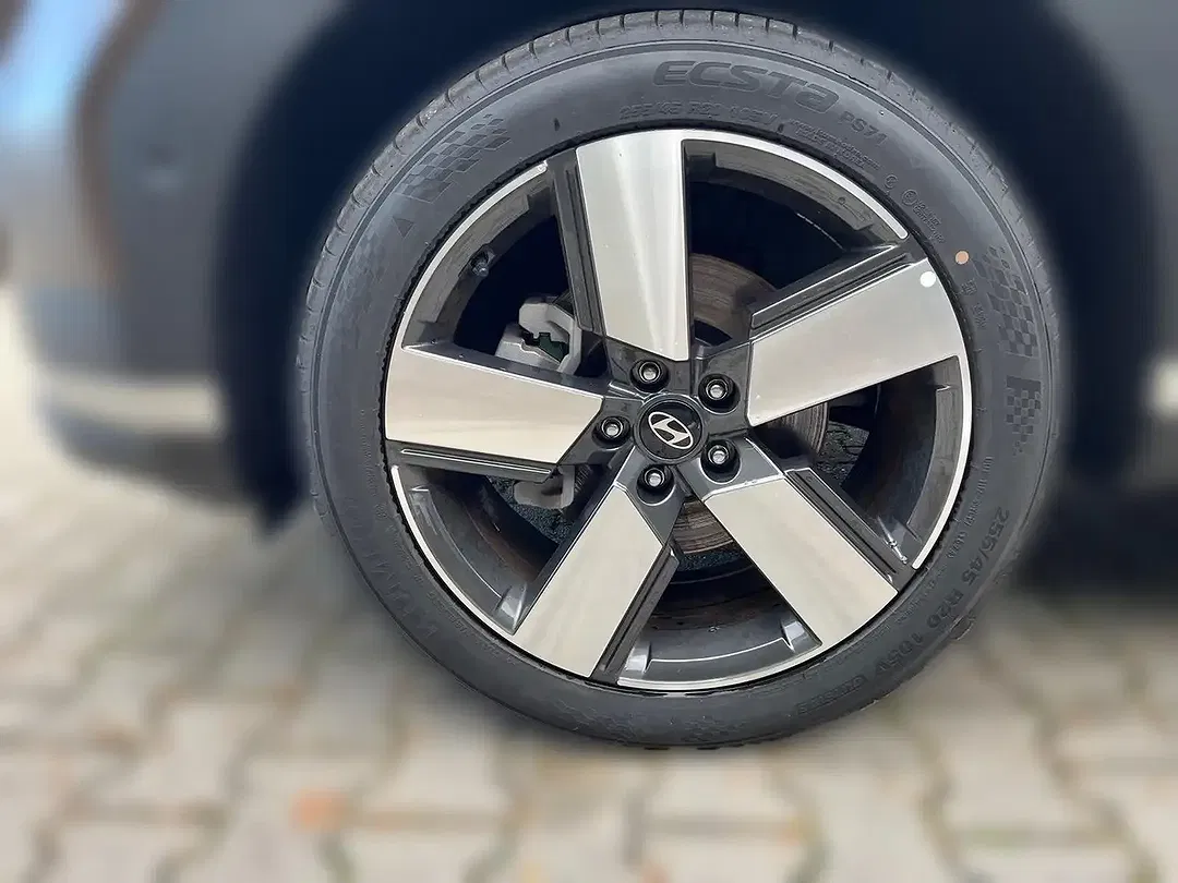 Hyundai SANTA FE - Thumbnail 6
