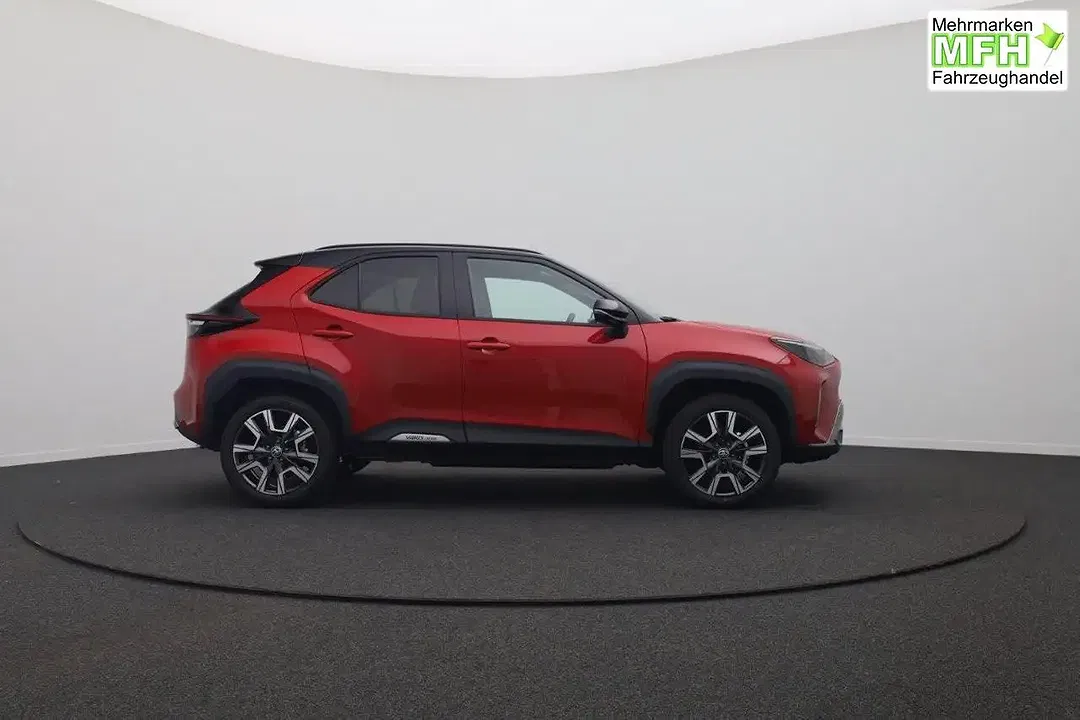 Toyota Yaris - Thumbnail 6