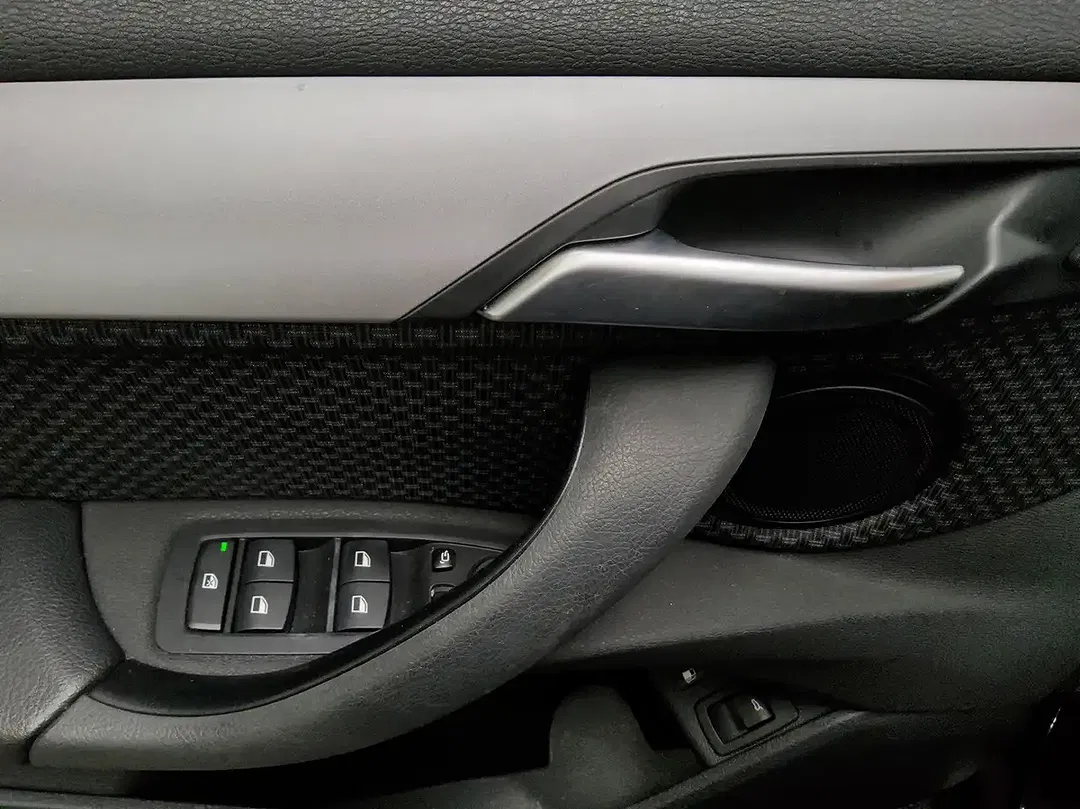BMW X1 - Thumbnail 5