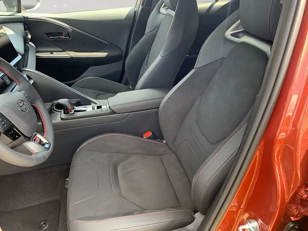 Toyota C-HR - Thumbnail 10