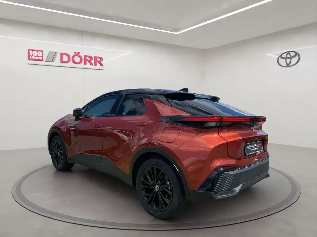 Toyota C-HR - Thumbnail 3