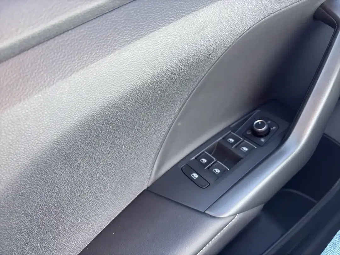 Volkswagen T-Cross - Thumbnail 11