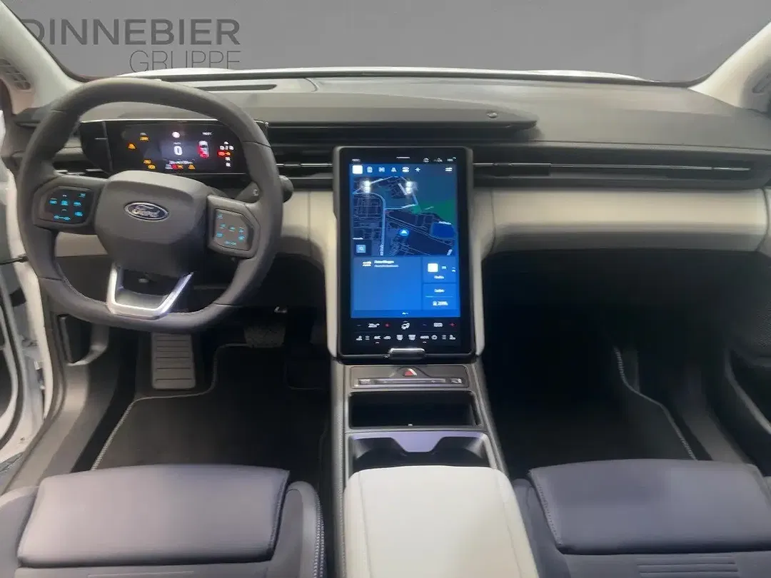 Ford Explorer - Thumbnail 9