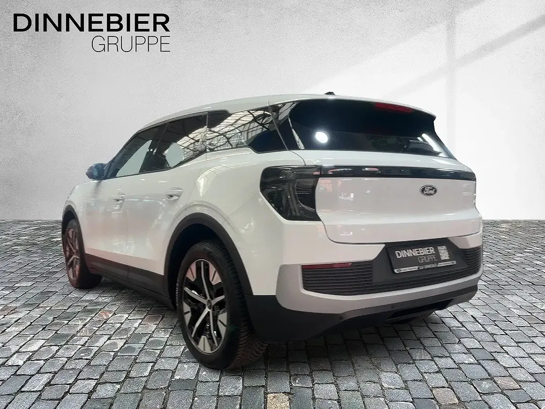 Ford Explorer - Thumbnail 2