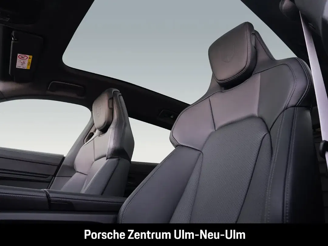 Porsche Taycan - Thumbnail 5