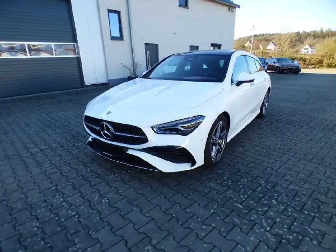 Mercedes-Benz CLA 180 - Thumbnail 4