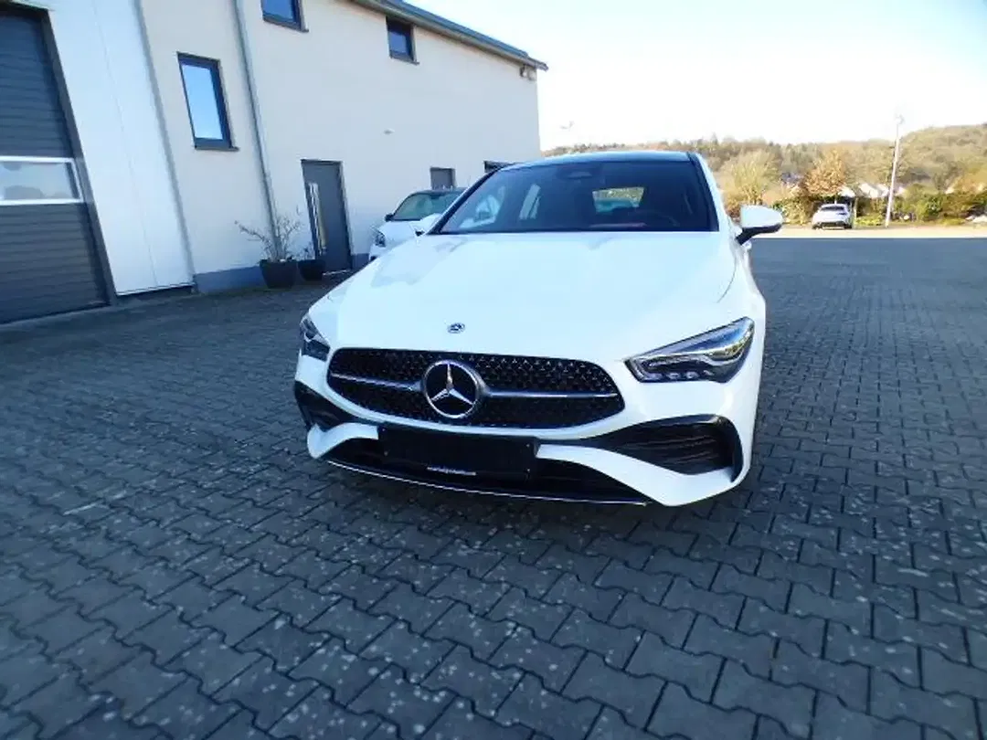 Mercedes-Benz CLA 180 - Thumbnail 5