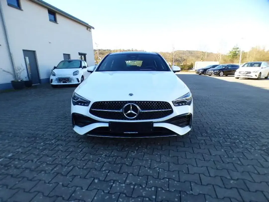 Mercedes-Benz CLA 180 - Thumbnail 6