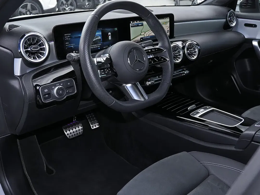 Mercedes-Benz A 200 - Thumbnail 9