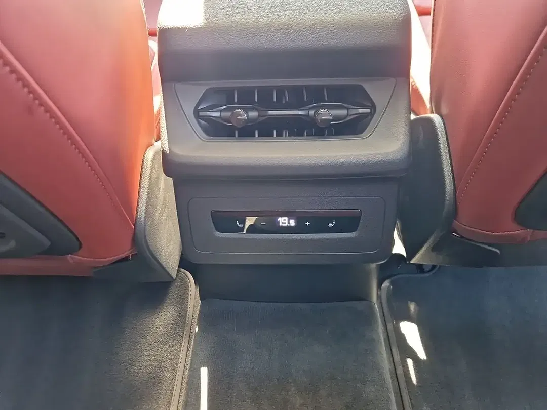 Audi S6 e-tron Avant - foto 14
