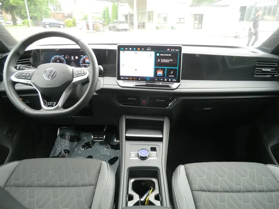 Volkswagen Tiguan - Thumbnail 11