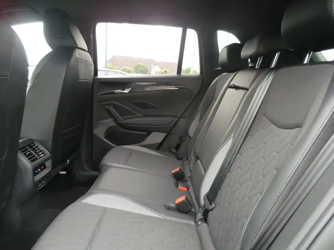 Volkswagen Tiguan - Thumbnail 8