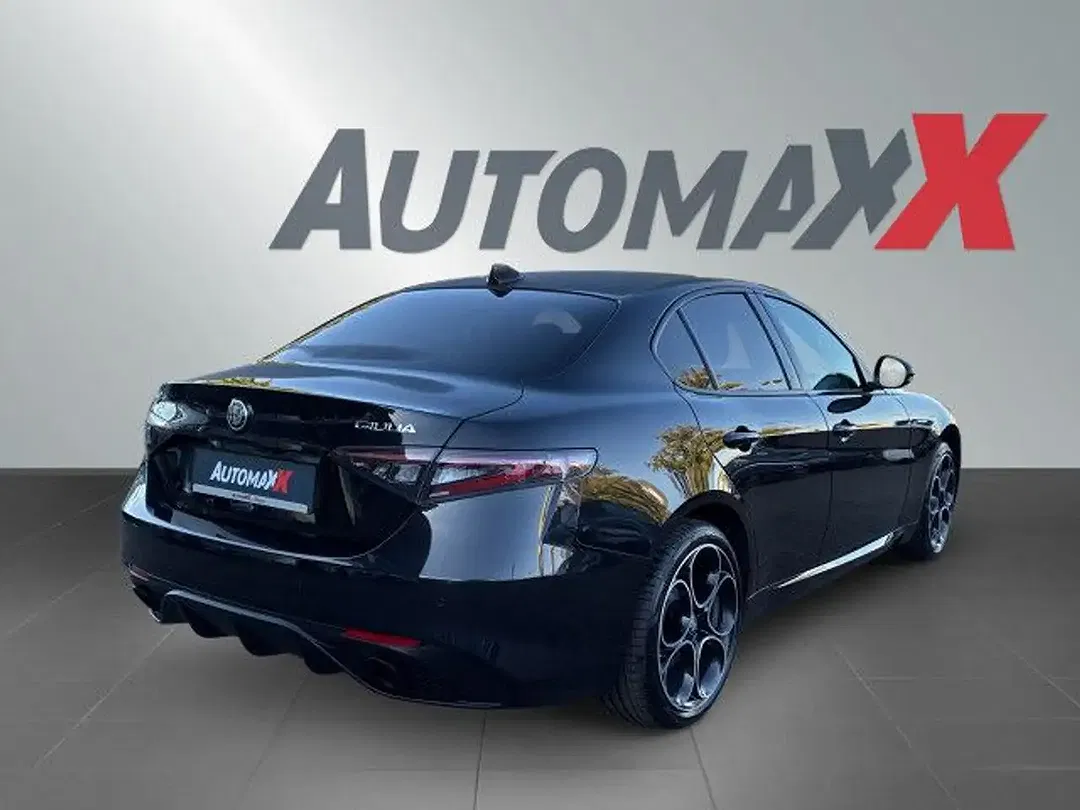 Alfa Romeo Giulia 2.0 Turbo AUT Q4 Veloce - foto 2