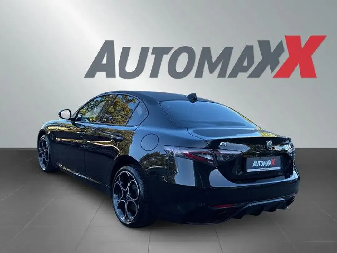 Alfa Romeo Giulia - Thumbnail 3