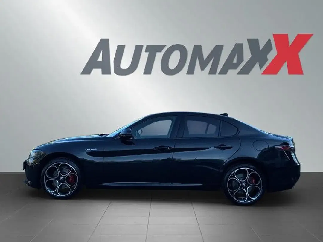 Alfa Romeo Giulia - Thumbnail 4