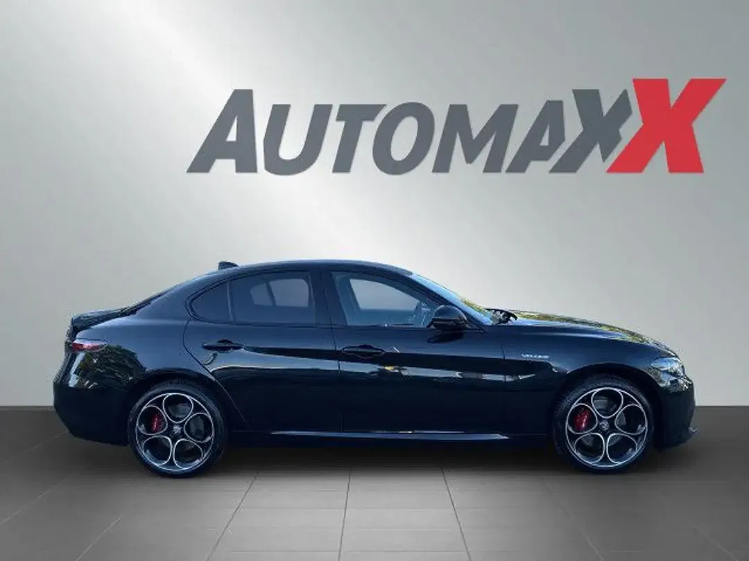 Alfa Romeo Giulia - Thumbnail 5