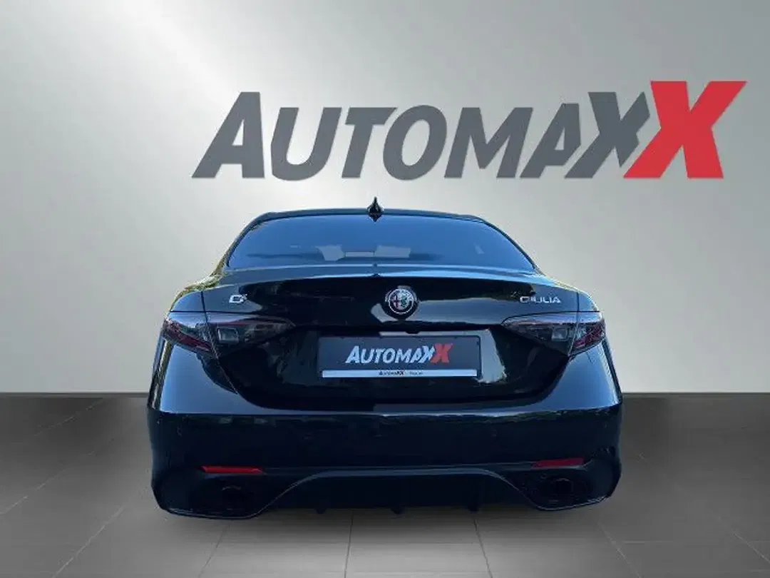 Alfa Romeo Giulia - Thumbnail 7