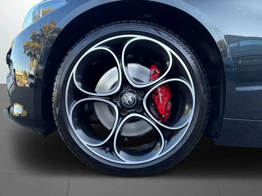 Alfa Romeo Giulia - Thumbnail 9