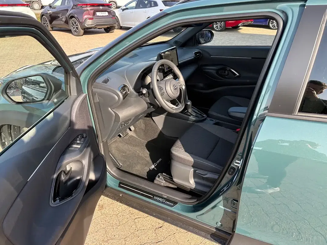 Toyota Yaris Cross - Thumbnail 6