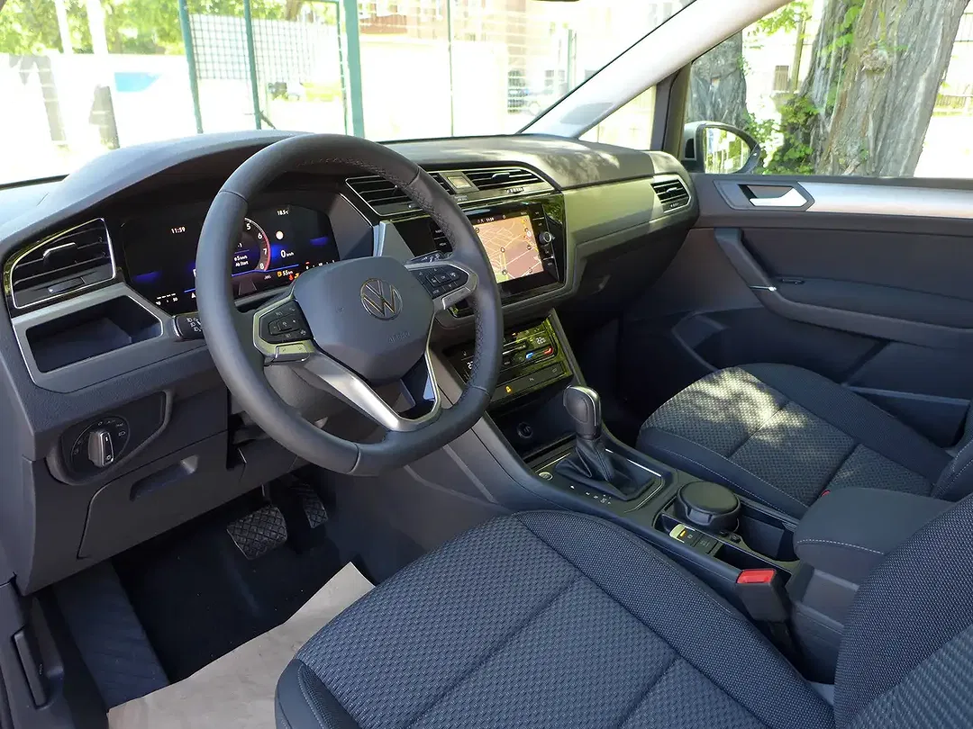 Volkswagen Touran - Thumbnail 4