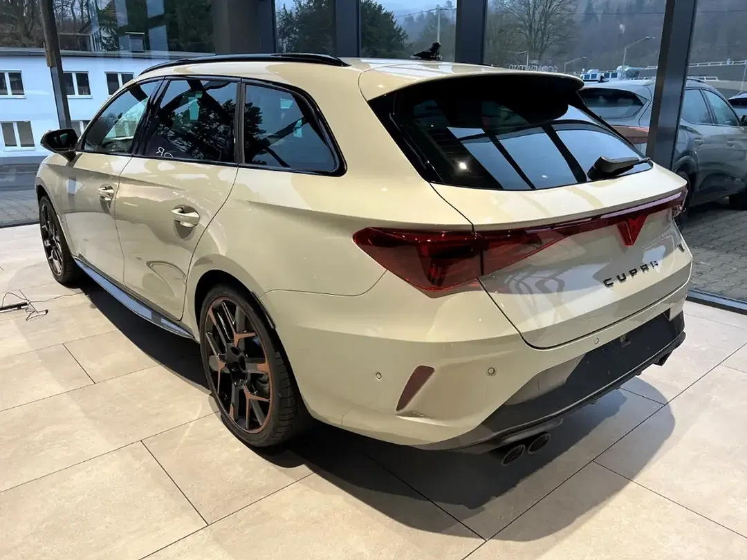 CUPRA Leon - Thumbnail 3
