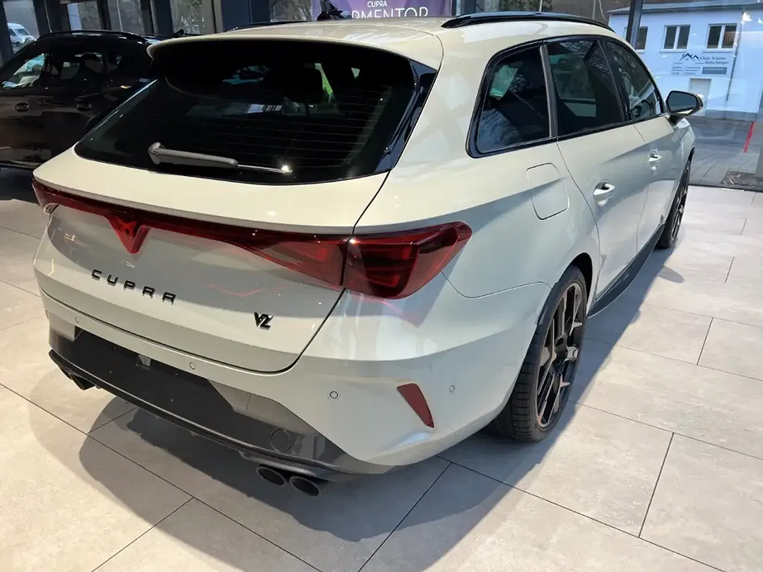 CUPRA Leon - Thumbnail 4