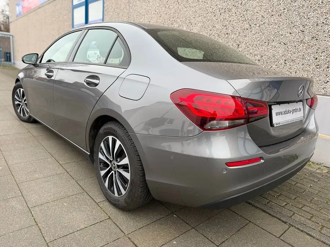 Mercedes-Benz A 180 - Thumbnail 9