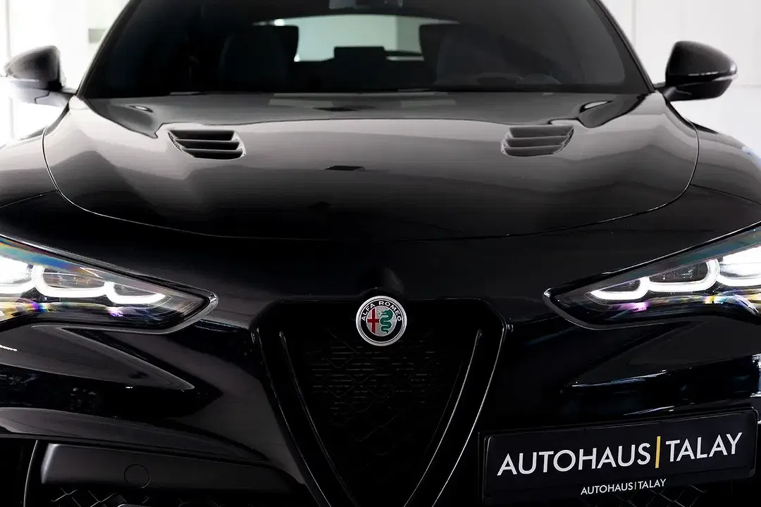 Alfa Romeo Stelvio - Thumbnail 3