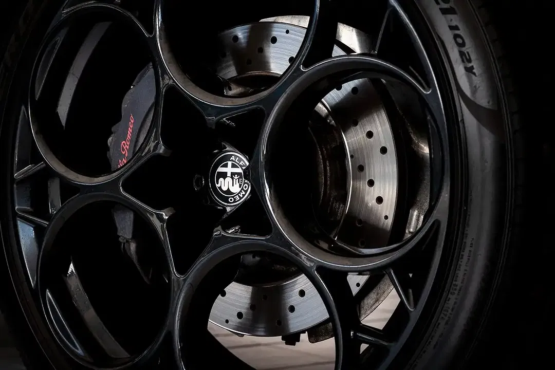 Alfa Romeo Stelvio - Thumbnail 4