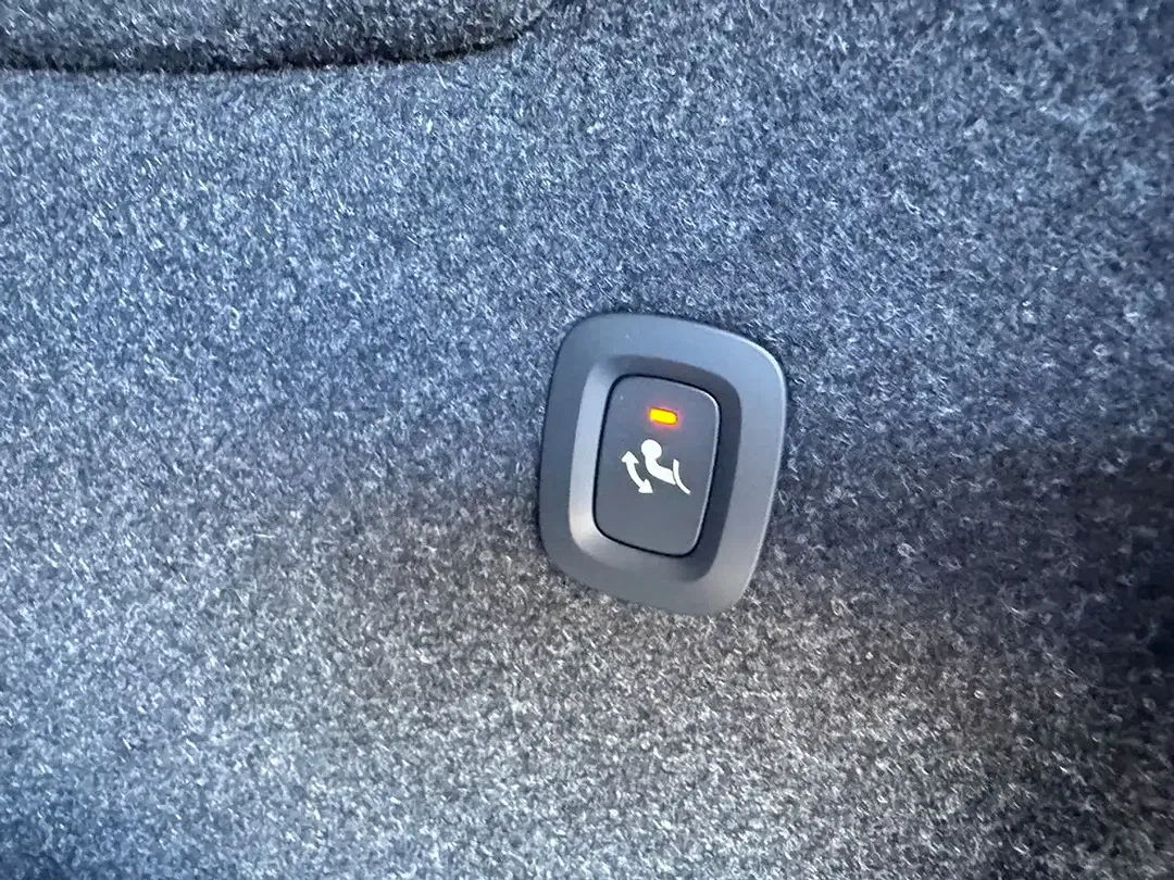Volvo XC40 - Thumbnail 11