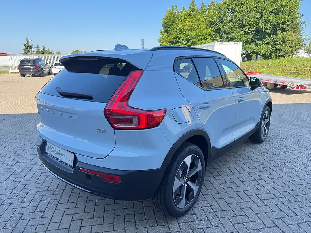 Volvo XC40 B3 Plus Dark - foto 2