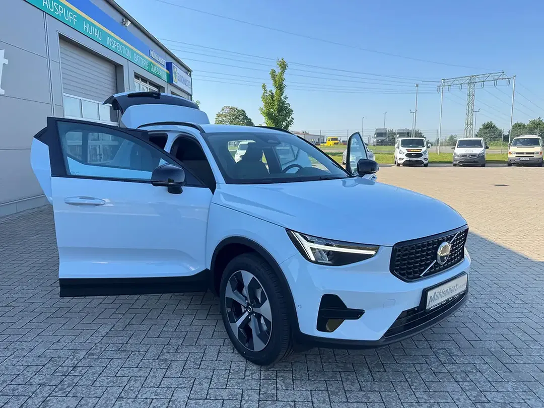 Volvo XC40 - Thumbnail 8