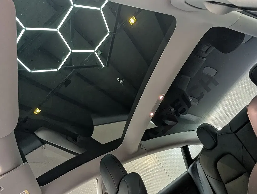 Tesla Model 3 - Thumbnail 14