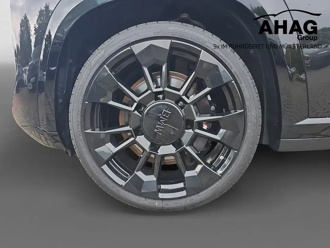 BMW XM - Thumbnail 12
