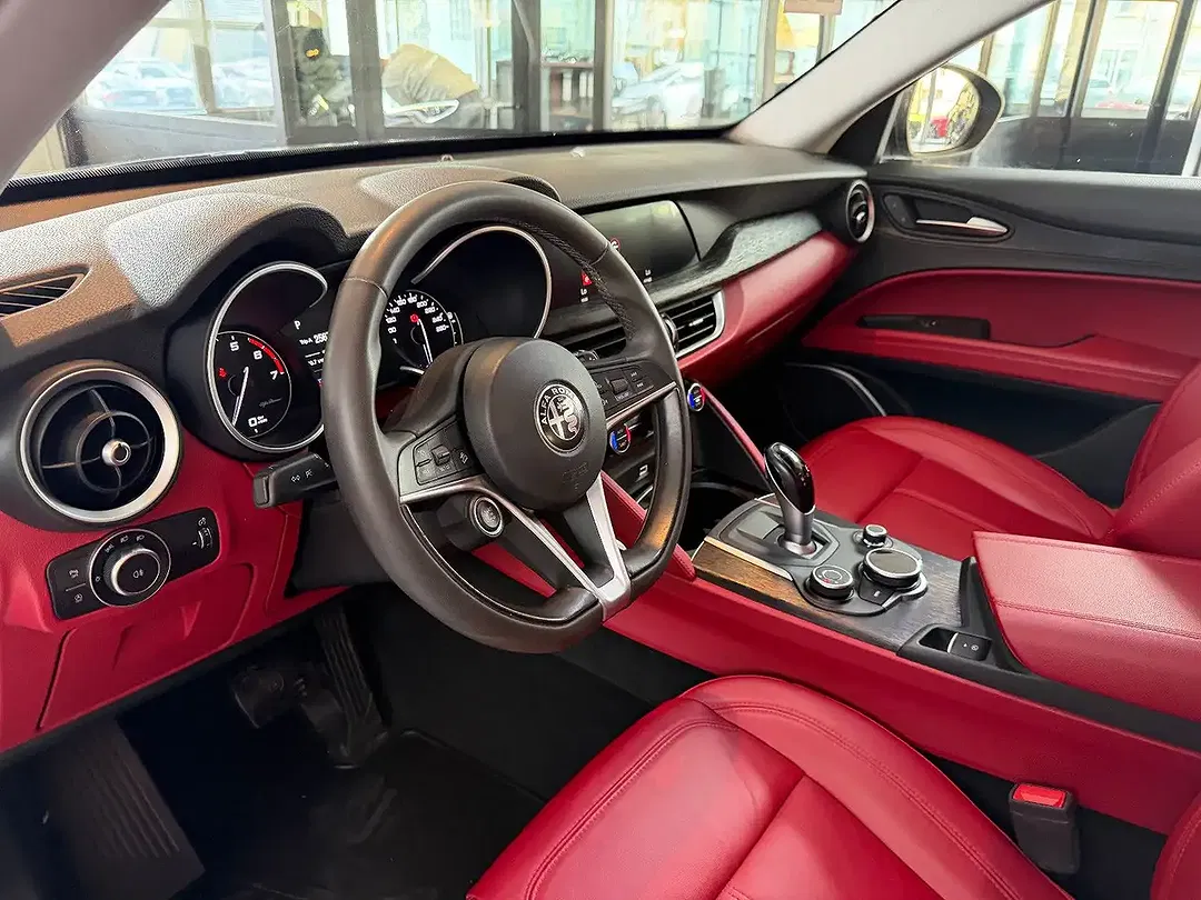 Alfa Romeo Stelvio - Thumbnail 11