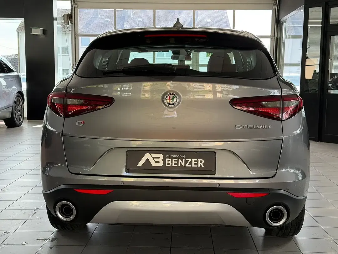 Alfa Romeo Stelvio - Thumbnail 7