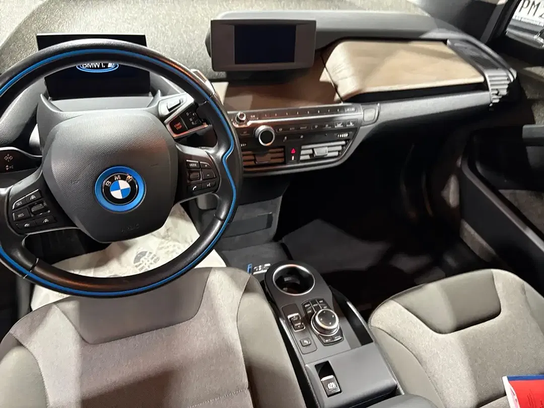 BMW i3 - Thumbnail 12