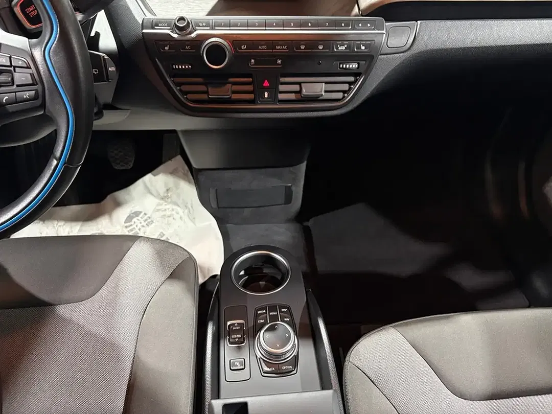 BMW i3 - Thumbnail 13