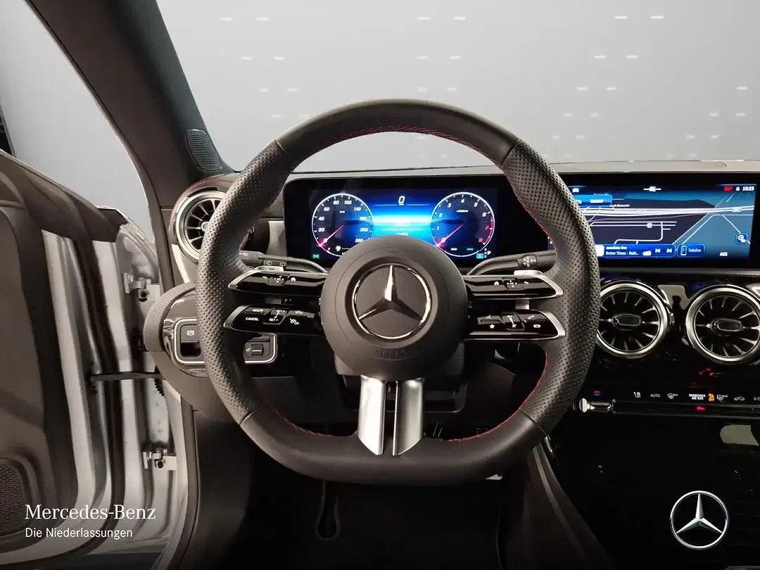 Mercedes-Benz CLA 200 - Thumbnail 13