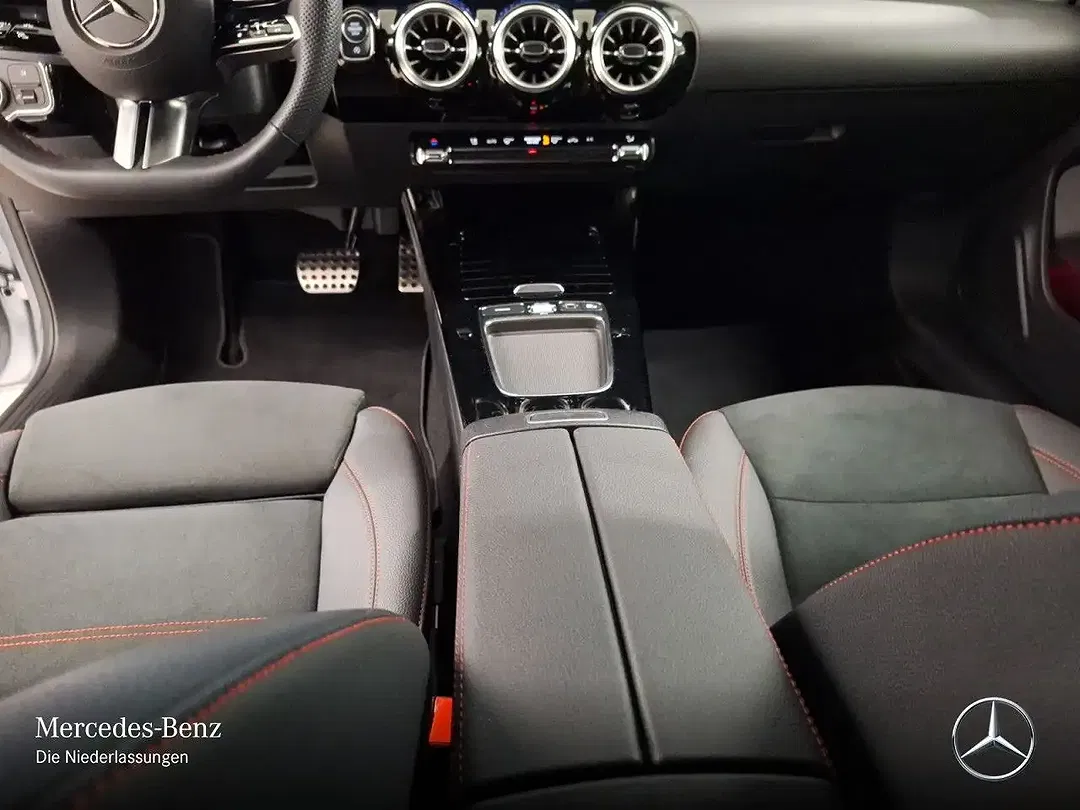 Mercedes-Benz CLA 200 - Thumbnail 14