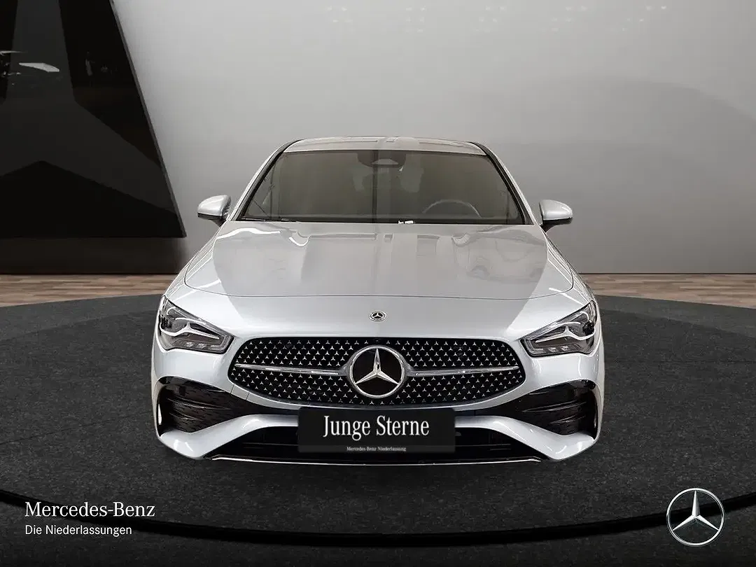 Mercedes-Benz CLA 200 - Thumbnail 2